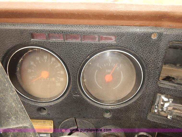 image for item J3081 1975 Chevrolet C60 grain truck