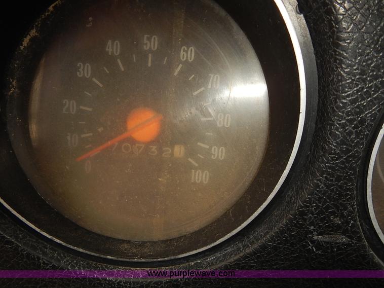 image for item J3081 1975 Chevrolet C60 grain truck