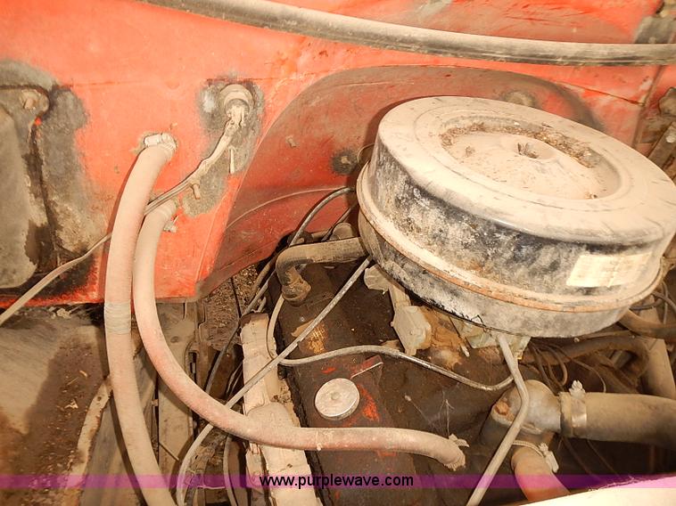 image for item J3081 1975 Chevrolet C60 grain truck