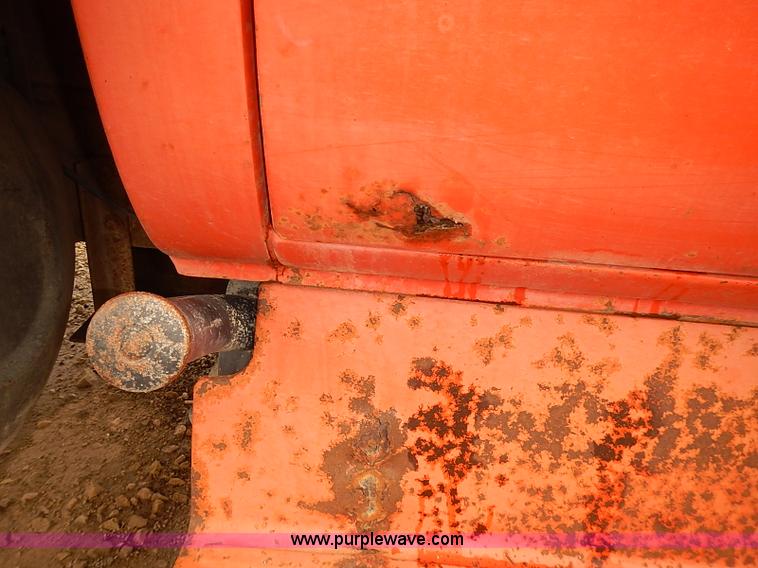 image for item J3081 1975 Chevrolet C60 grain truck