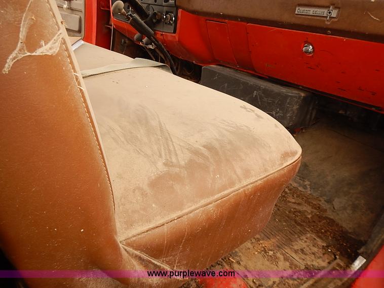 image for item J3081 1975 Chevrolet C60 grain truck