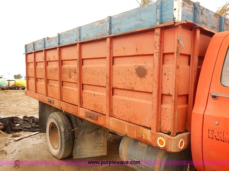 image for item J3081 1975 Chevrolet C60 grain truck