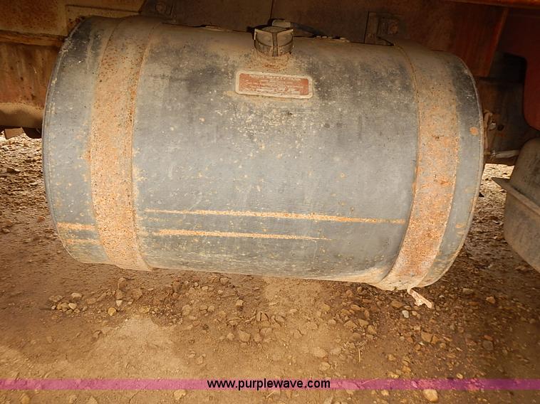 image for item J3081 1975 Chevrolet C60 grain truck