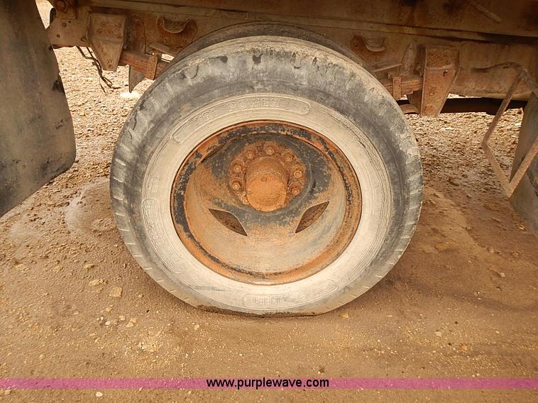 image for item J3081 1975 Chevrolet C60 grain truck