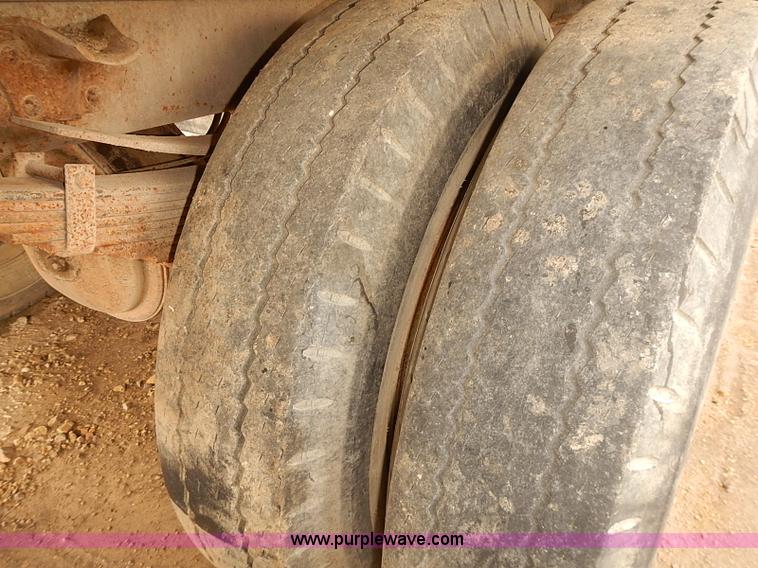 image for item J3081 1975 Chevrolet C60 grain truck