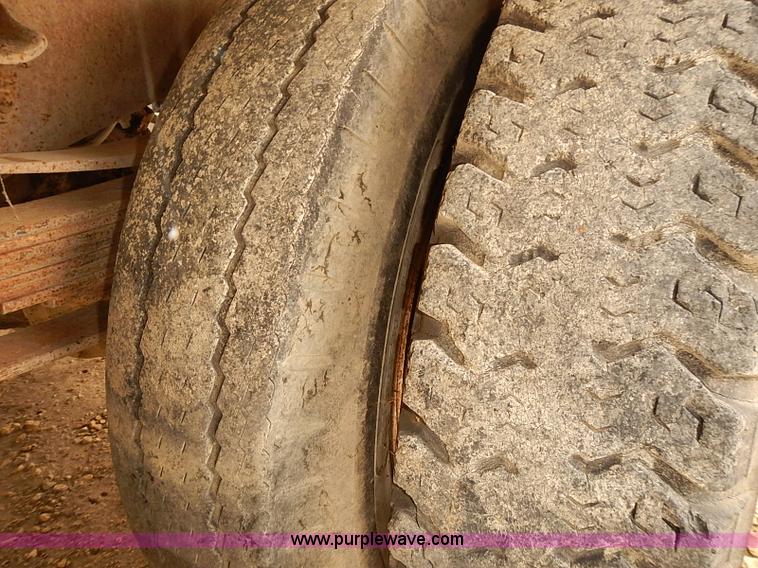 image for item J3081 1975 Chevrolet C60 grain truck