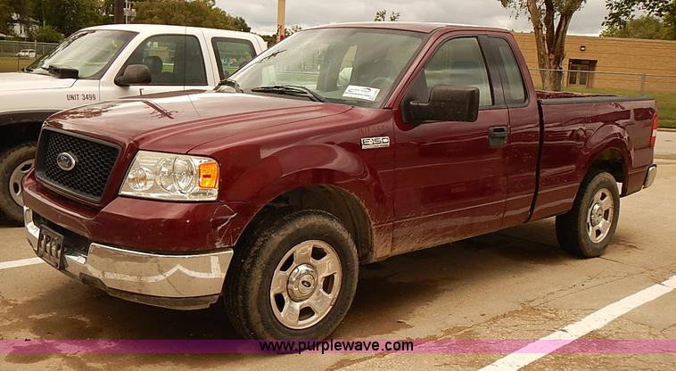 image for item J3083 2004 Ford F150 XLT pickup truck