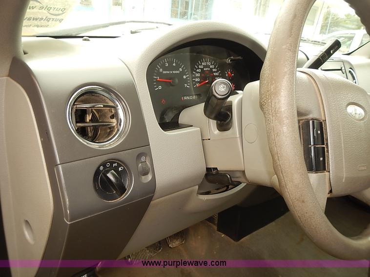 image for item J3083 2004 Ford F150 XLT pickup truck