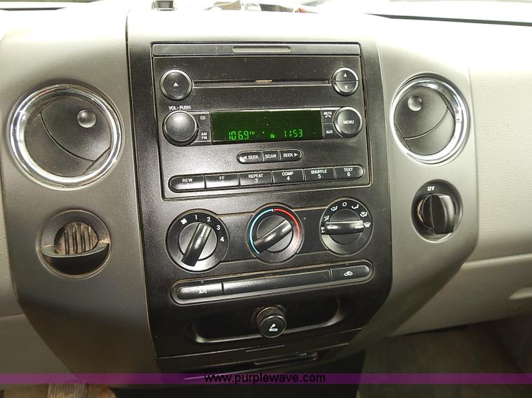 image for item J3083 2004 Ford F150 XLT pickup truck