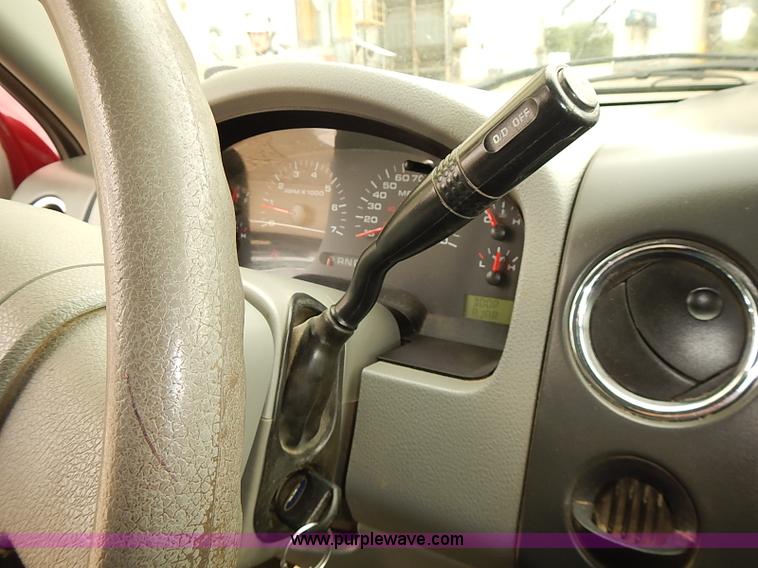 image for item J3083 2004 Ford F150 XLT pickup truck