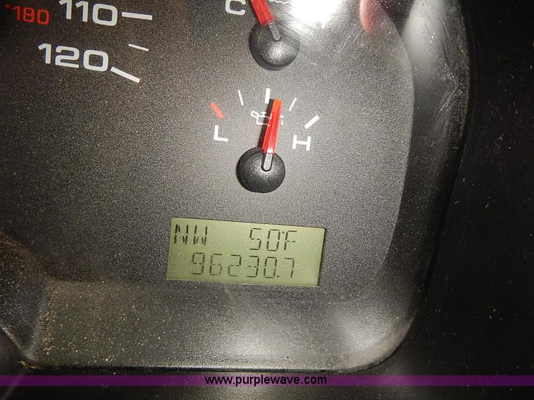 image for item J3083 2004 Ford F150 XLT pickup truck