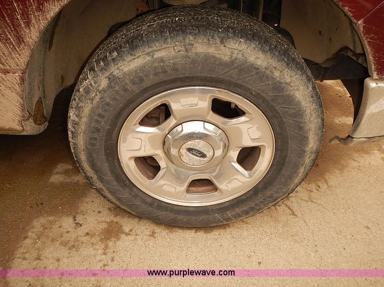 image for item J3083 2004 Ford F150 XLT pickup truck