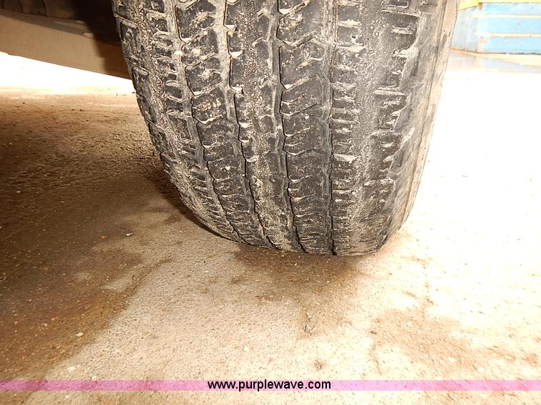 image for item J3083 2004 Ford F150 XLT pickup truck