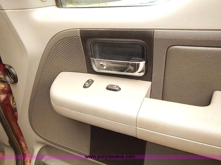 image for item J3083 2004 Ford F150 XLT pickup truck