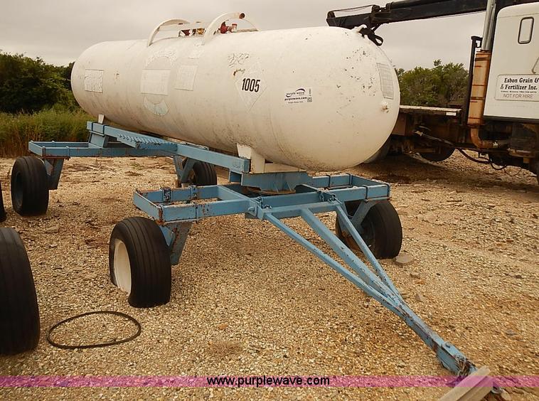 image for item J3091 (9) assorted anhydrous tanks