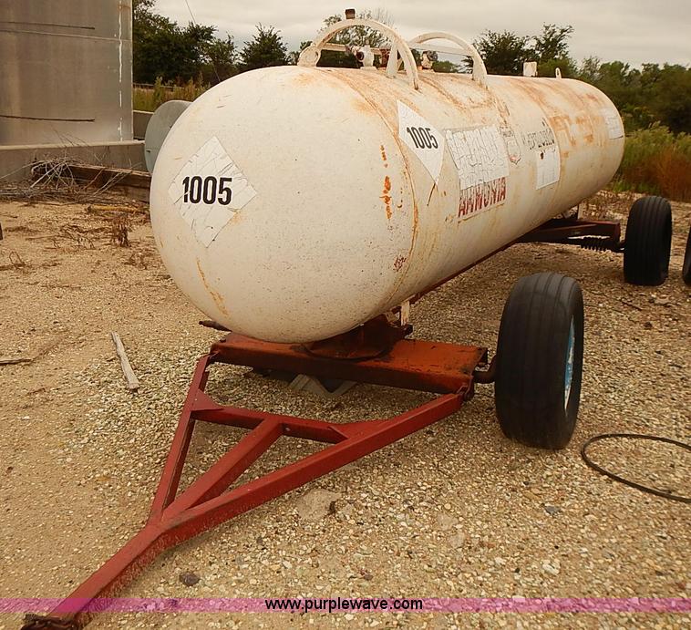 image for item J3091 (9) assorted anhydrous tanks