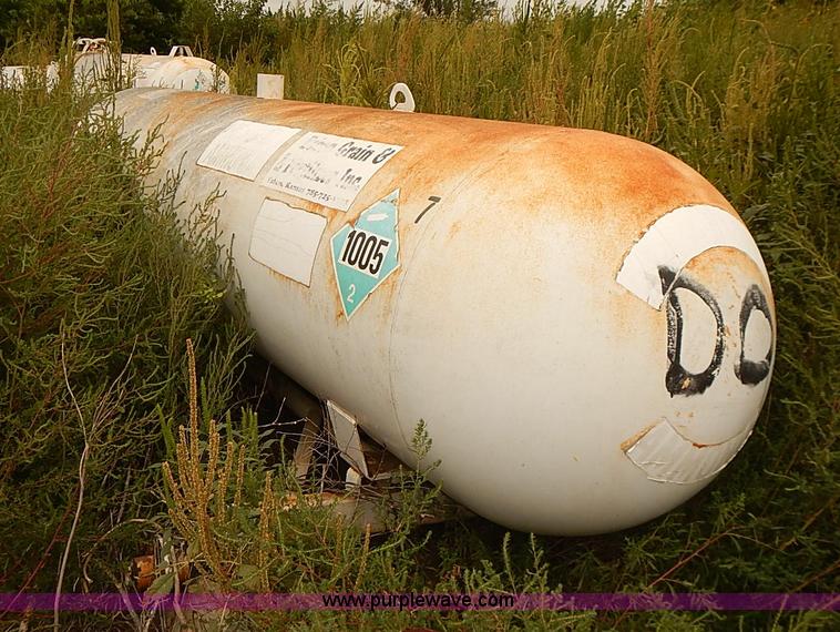 image for item J3091 (9) assorted anhydrous tanks