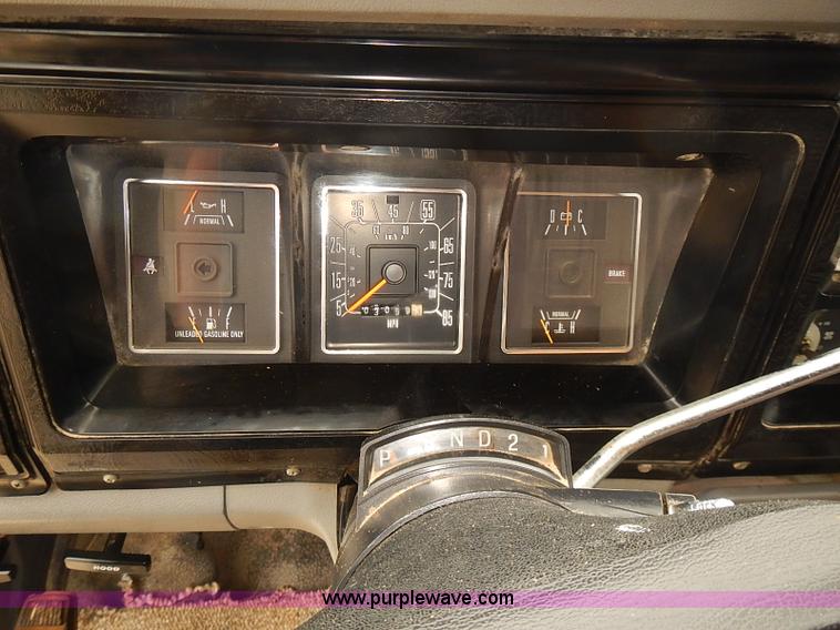 image for item J3094 1988 Ford Econoline E350 box truck