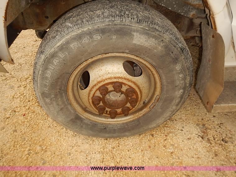 image for item J3094 1988 Ford Econoline E350 box truck