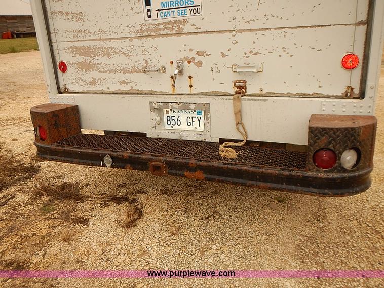 image for item J3094 1988 Ford Econoline E350 box truck