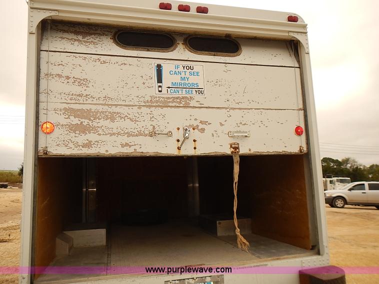 image for item J3094 1988 Ford Econoline E350 box truck