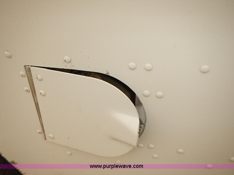 image for item J3094 1988 Ford Econoline E350 box truck