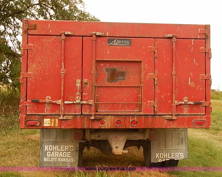 image for item J3111 1983 Chevrolet C60 grain truck
