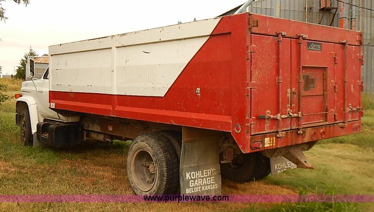 image for item J3111 1983 Chevrolet C60 grain truck