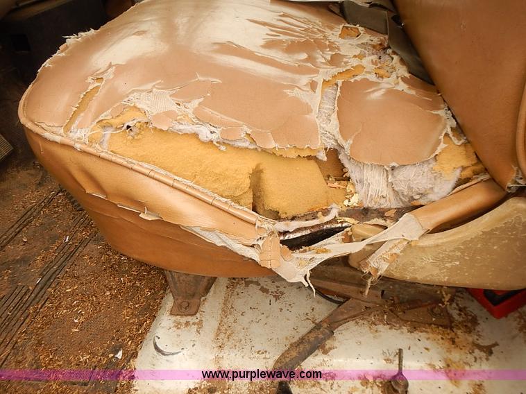 image for item J3111 1983 Chevrolet C60 grain truck