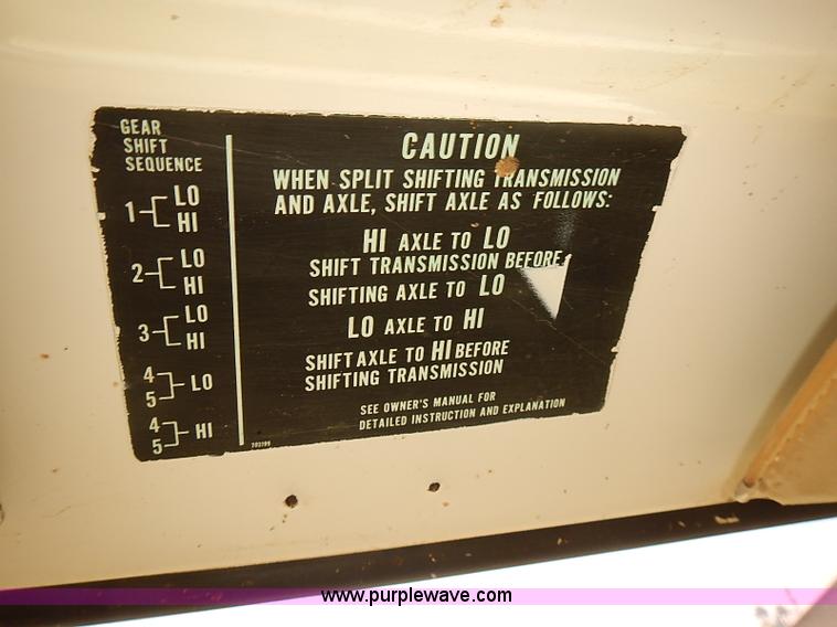 image for item J3111 1983 Chevrolet C60 grain truck