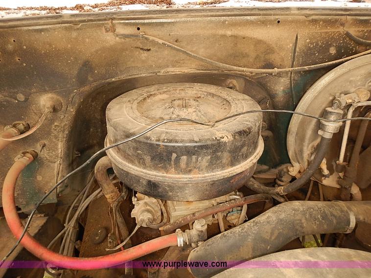 image for item J3111 1983 Chevrolet C60 grain truck