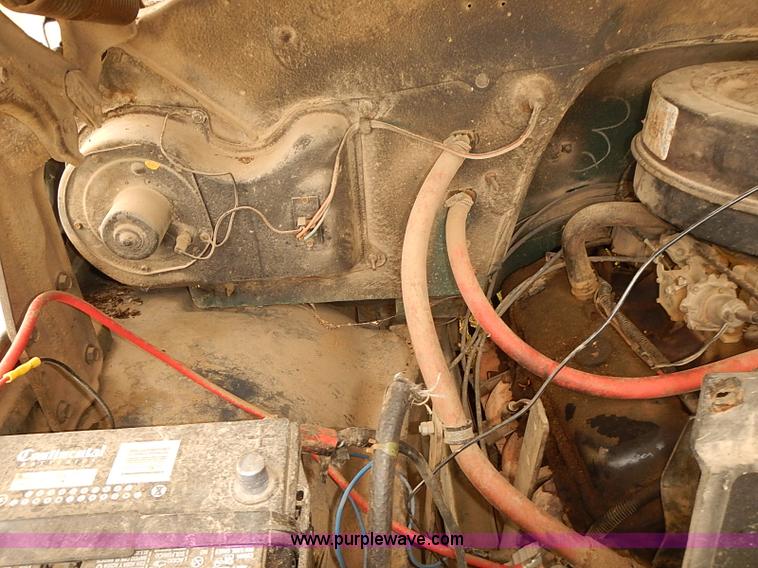 image for item J3111 1983 Chevrolet C60 grain truck