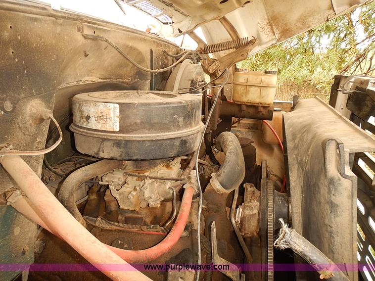 image for item J3111 1983 Chevrolet C60 grain truck