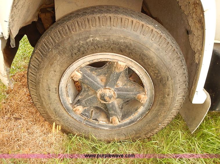 image for item J3111 1983 Chevrolet C60 grain truck