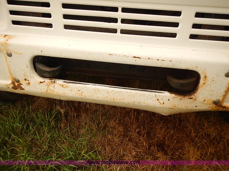 image for item J3111 1983 Chevrolet C60 grain truck