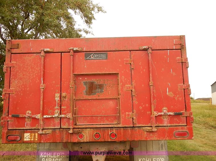 image for item J3111 1983 Chevrolet C60 grain truck