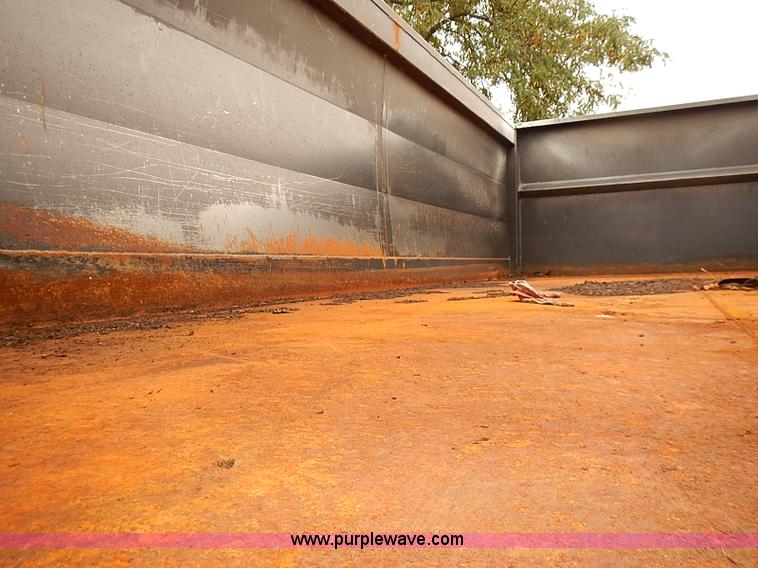 image for item J3111 1983 Chevrolet C60 grain truck