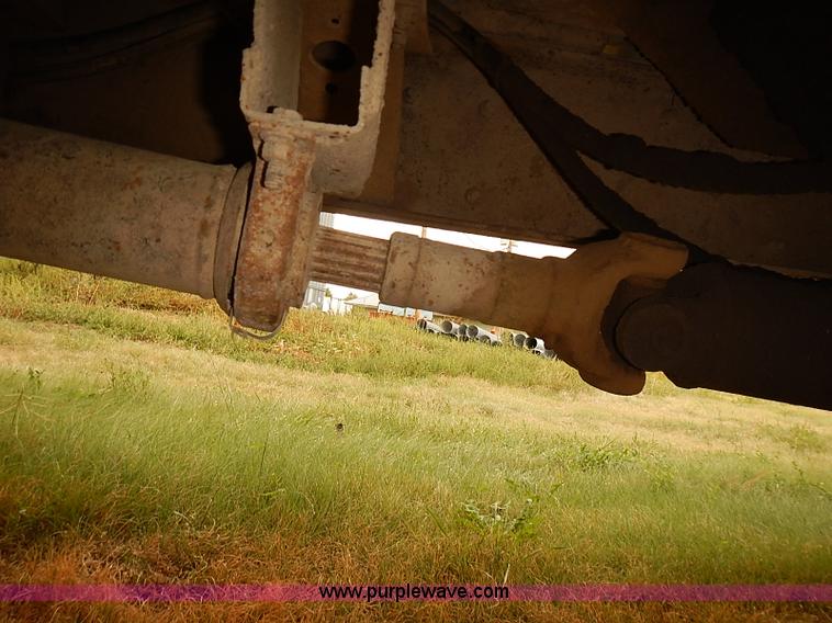 image for item J3111 1983 Chevrolet C60 grain truck