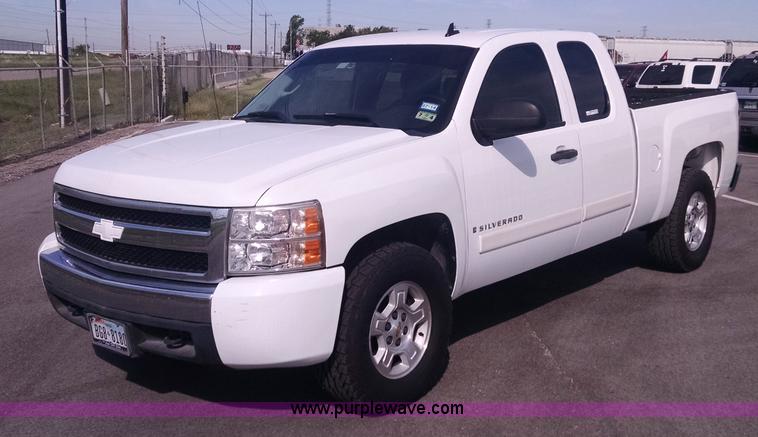 image for item Z9279 2007 Chevrolet Silverado 1500 LT pickup truck