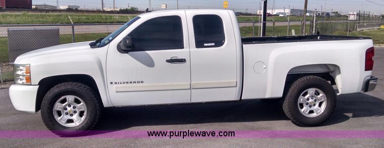 image for item Z9279 2007 Chevrolet Silverado 1500 LT pickup truck