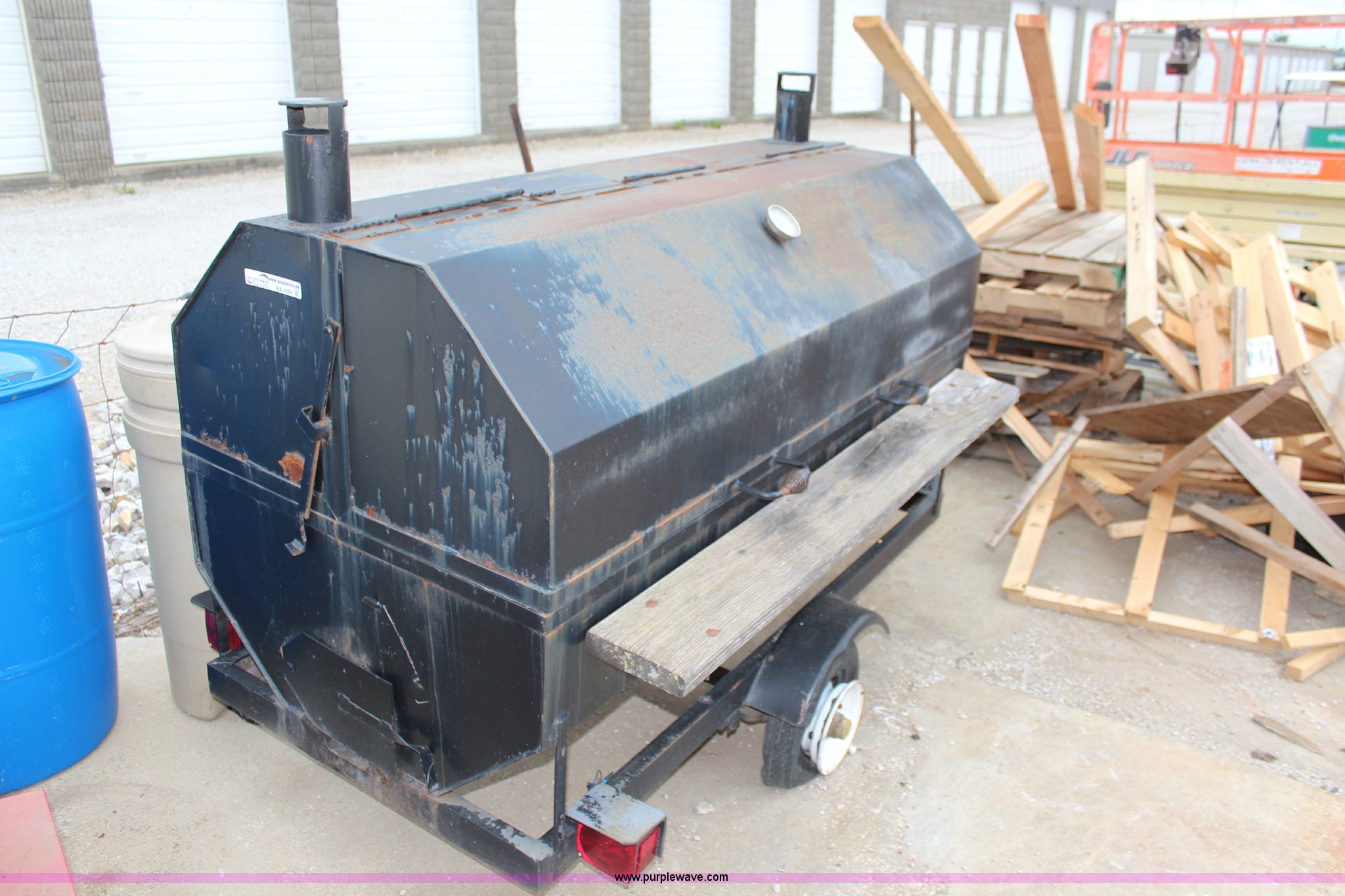 Propane grill on trailer in Paola, KS Item BA9044 sold Purple Wave
