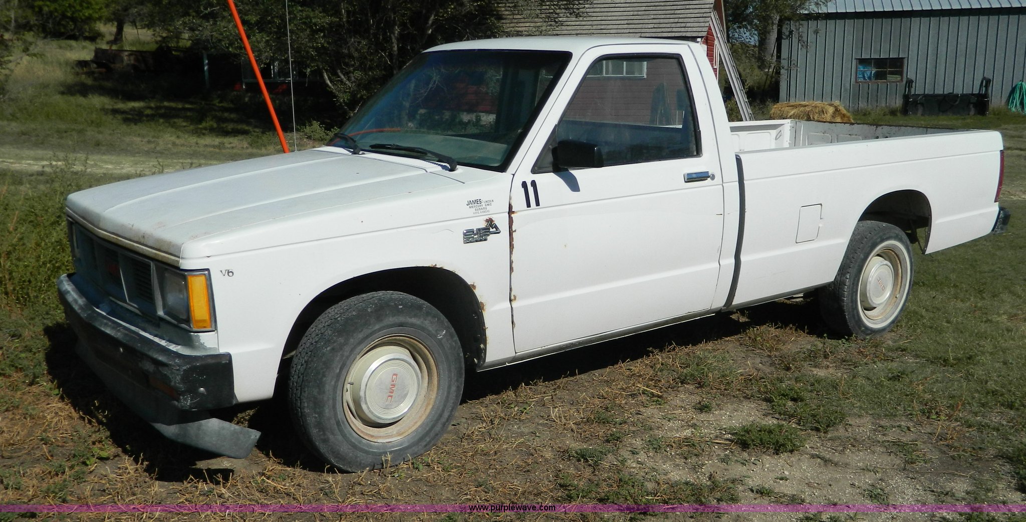 1983 GMC Sierra S15 pickup truck in Hays, KS Item H2412 sold Purple Wave