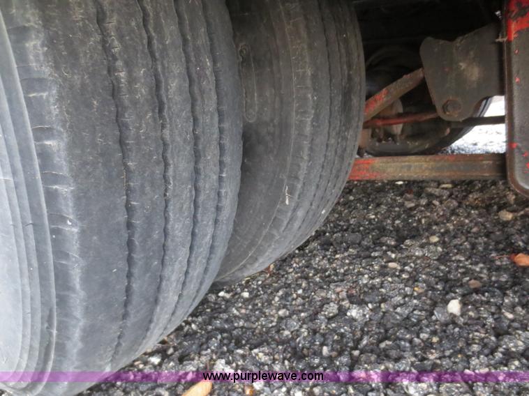 image for item AZ9173 1988 Landoll 345-31 tilt deck equipment trailer