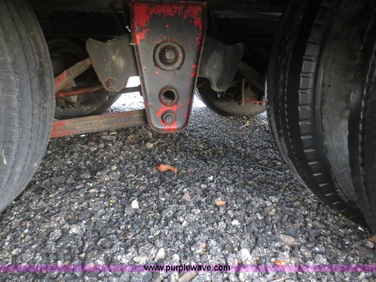 image for item AZ9173 1988 Landoll 345-31 tilt deck equipment trailer