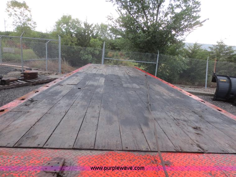 image for item AZ9173 1988 Landoll 345-31 tilt deck equipment trailer