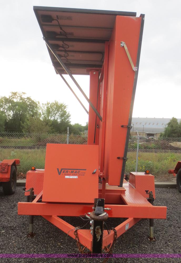 image for item AZ9177 2004 Ver-Mac PCMS 1210 message board trailer