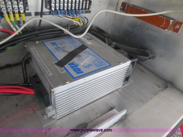 image for item AZ9177 2004 Ver-Mac PCMS 1210 message board trailer