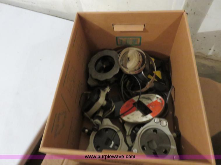 image for item BA9023 Assorted surveying equipment