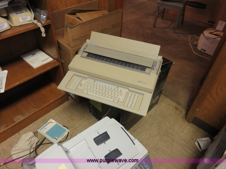 image for item BA9031 Assorted electronics