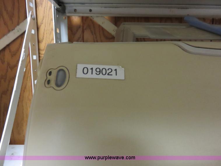 image for item BA9031 Assorted electronics